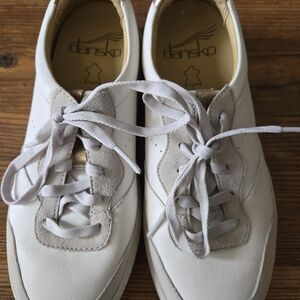 NEW Dansko Josey White And Gold Sneakers Sz. 37, Lace Up, Ergonomic Neutral